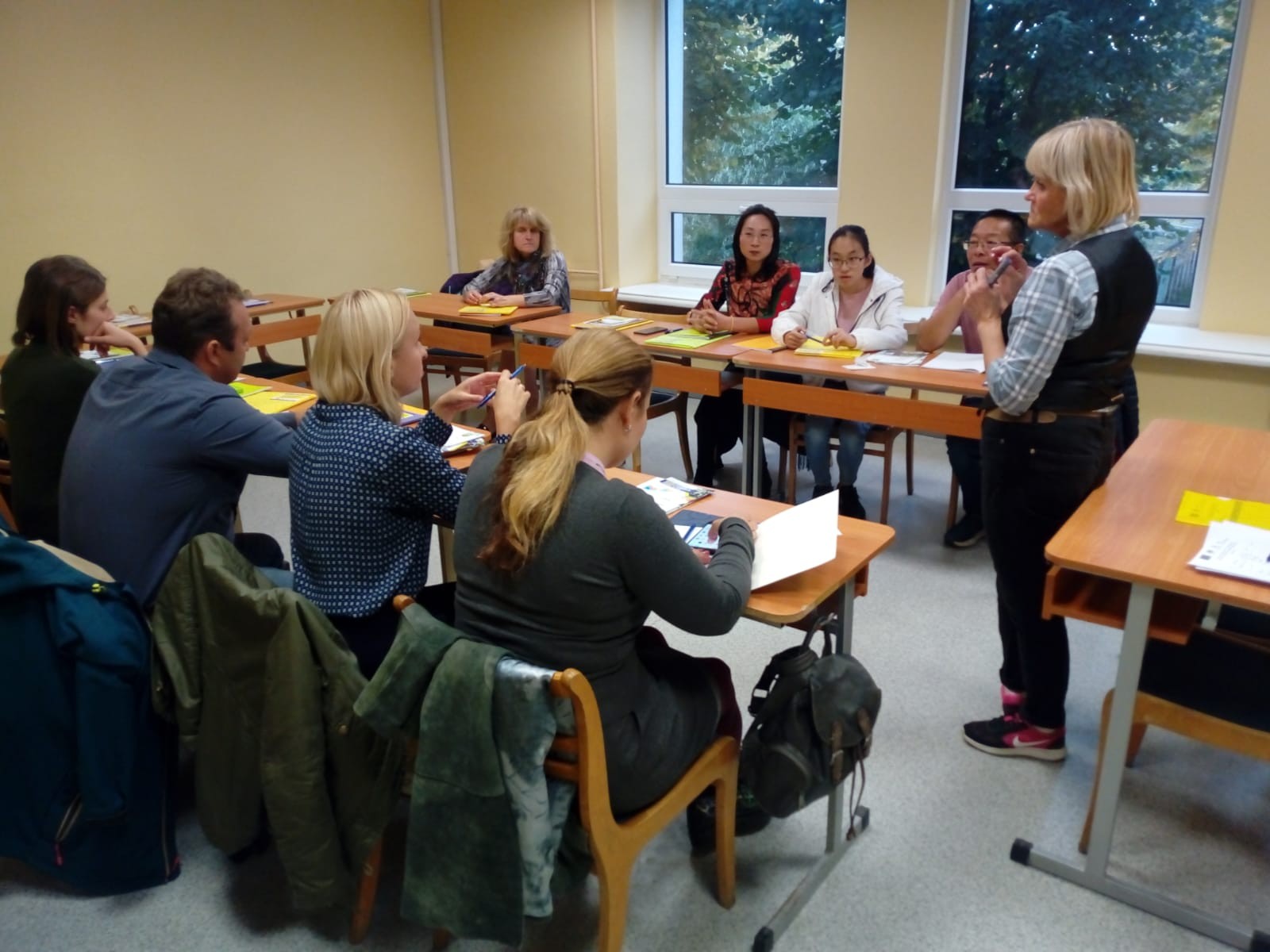 Latviešu sarunvalodas kluba nodarbība Jelgava | Patvērums Drošā Māja