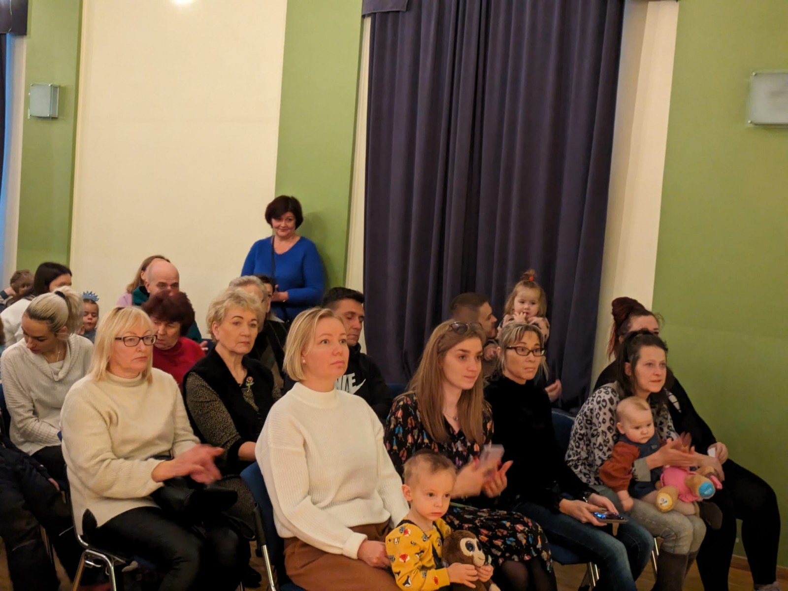Ziemassvētku svinības latviešu un ukraiņu bērniem Priekulē | Patvērums Drošā māja